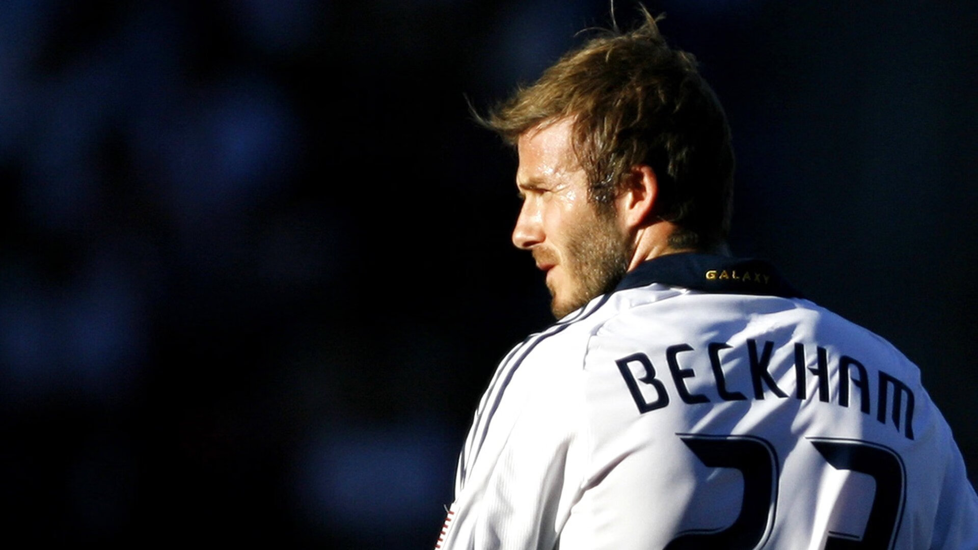 _运动员在赛场边的温暖瞬间感动人心_，运动员在赛场上的作文